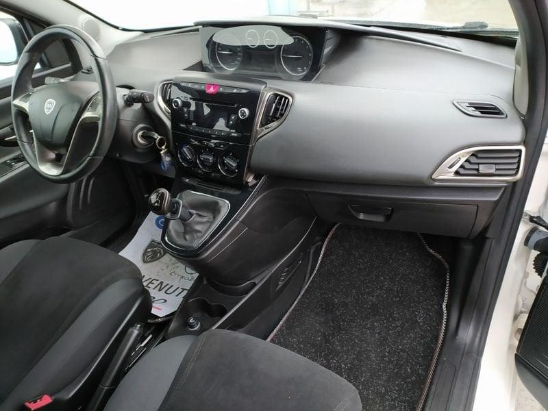 Lancia Ypsilon 1.2 69 CV 5p Gold Finanziato