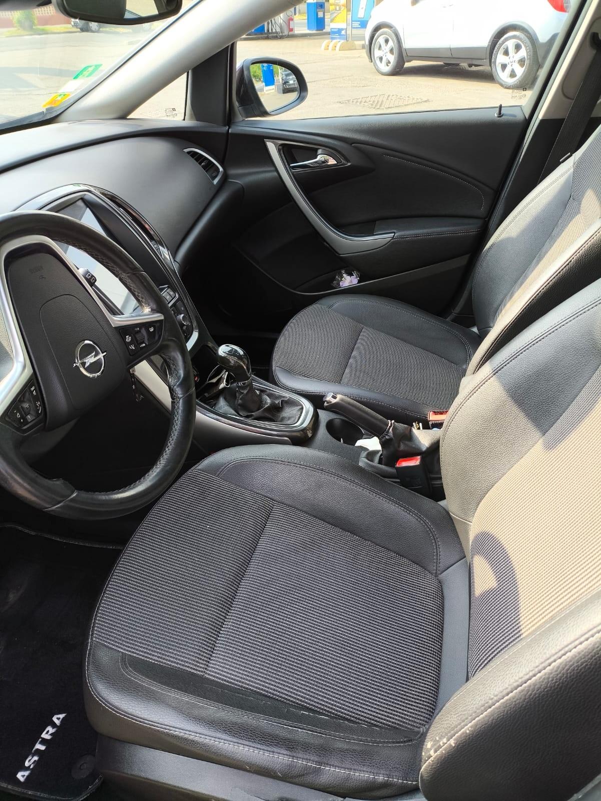 Opel Astra 1.7 CDTI 110CV Sports Tourer Cosmo