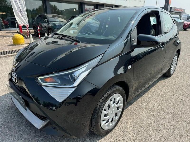Toyota Aygo Connect 1.0 VVT-i 72 CV 5 porte x-fun