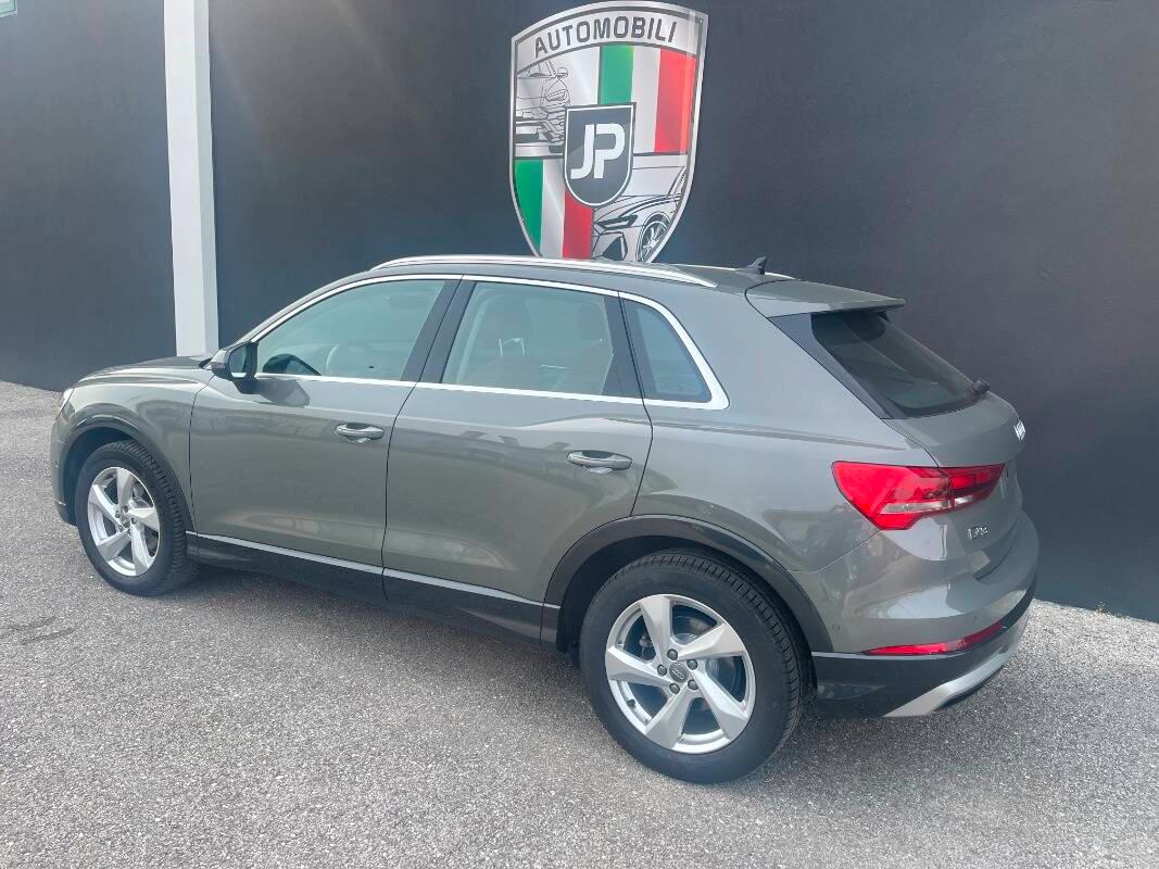 Audi Q3 35 2.0 tdi Business Advanced s-tronic