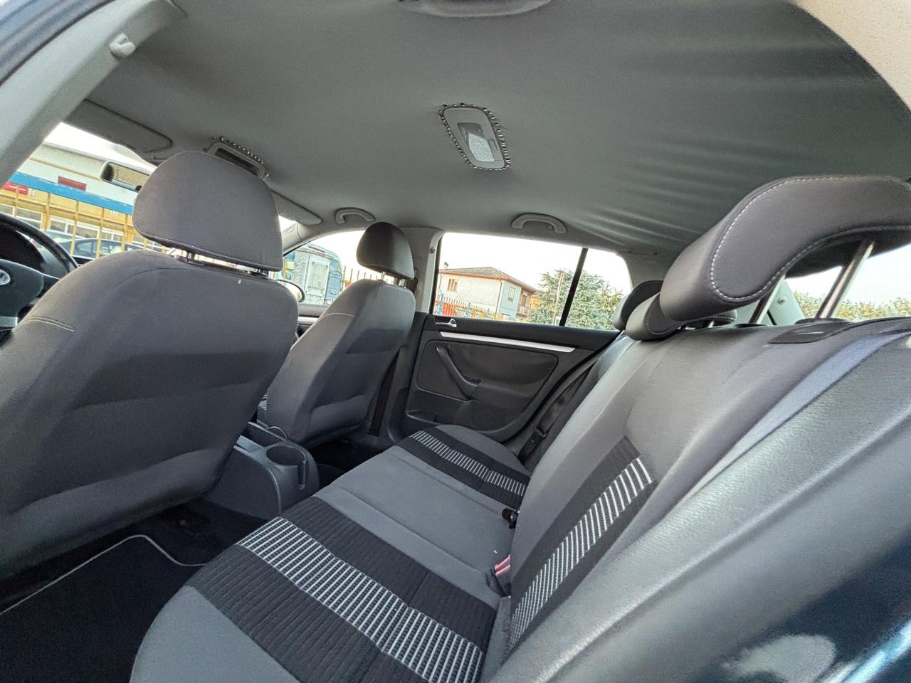 Volkswagen Golf 1.6 16V FSI 5p. Comfortline