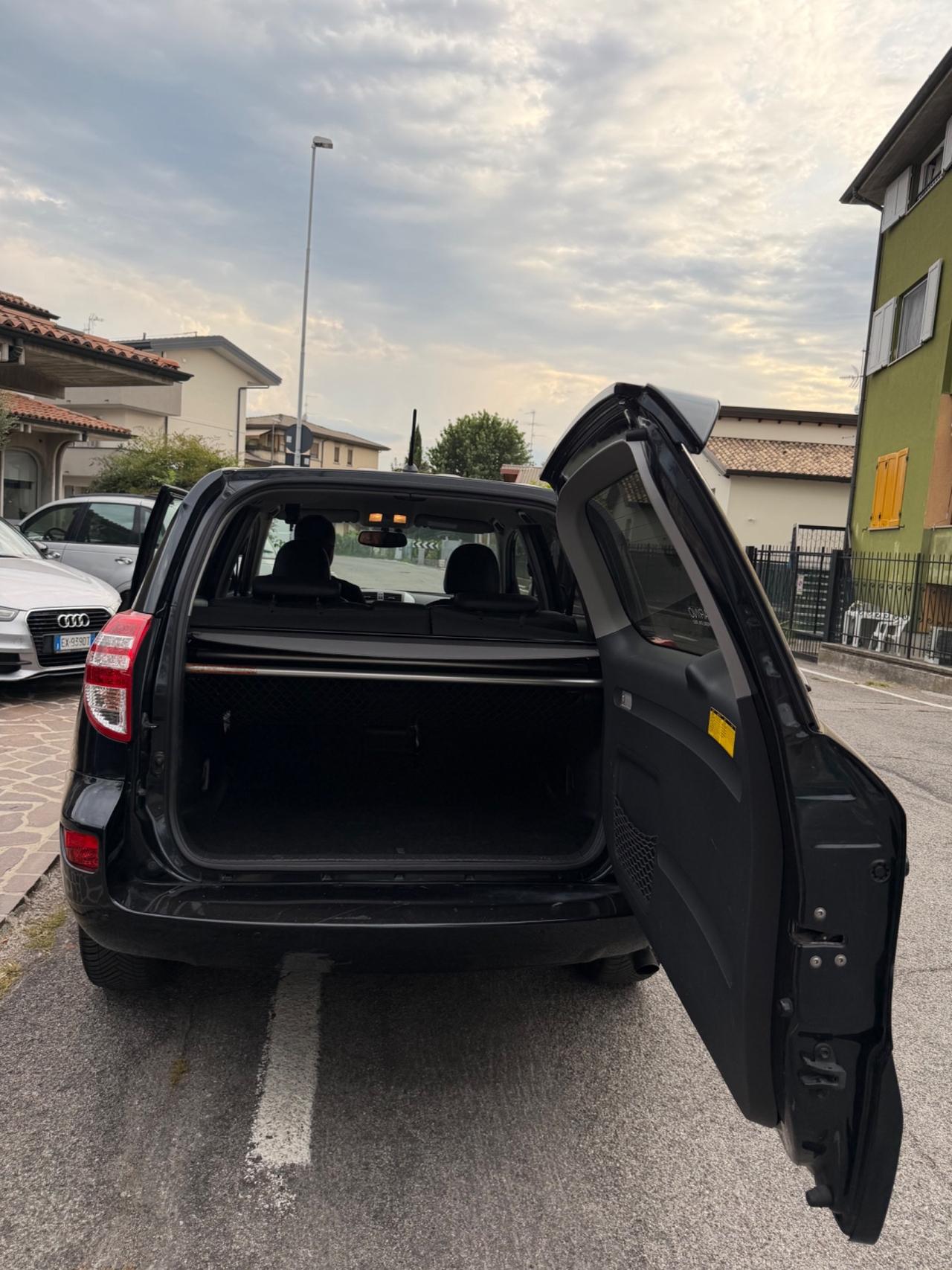 Toyota RAV 4 RAV4 Crossover 2.2 D-Cat 177 CV Executive