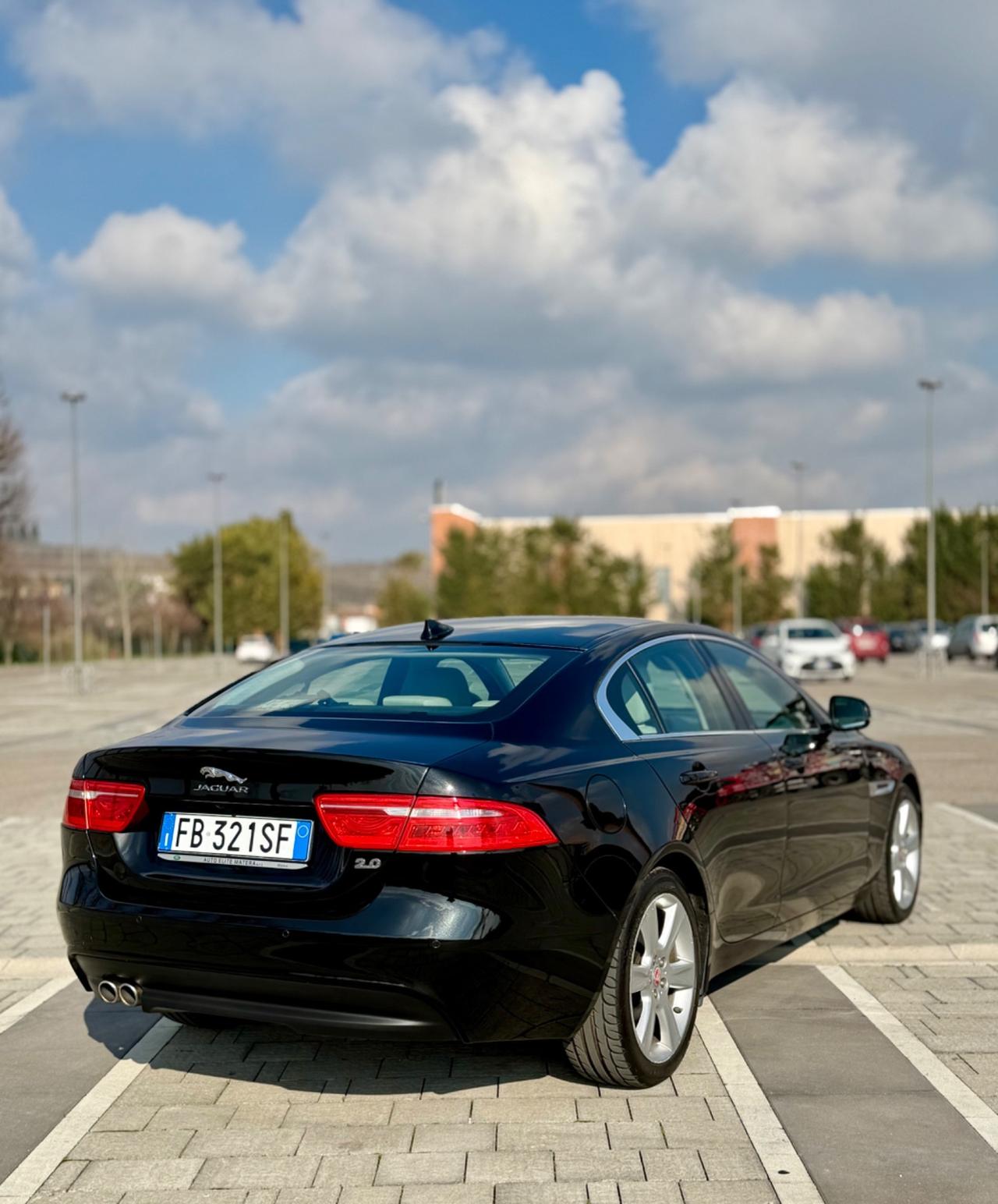 Jaguar XE 2.0 D Turbo aut. Prestige