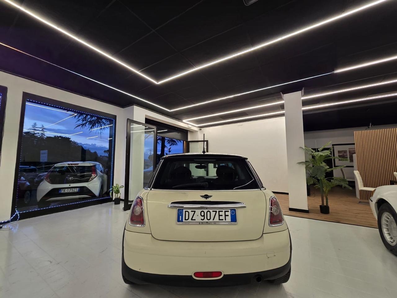 Mini 1.6 16V One (55kW)