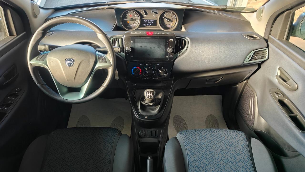 Lancia Ypsilon 1.0 FireFly 5 porte S&S Hybrid Ecochic Gold