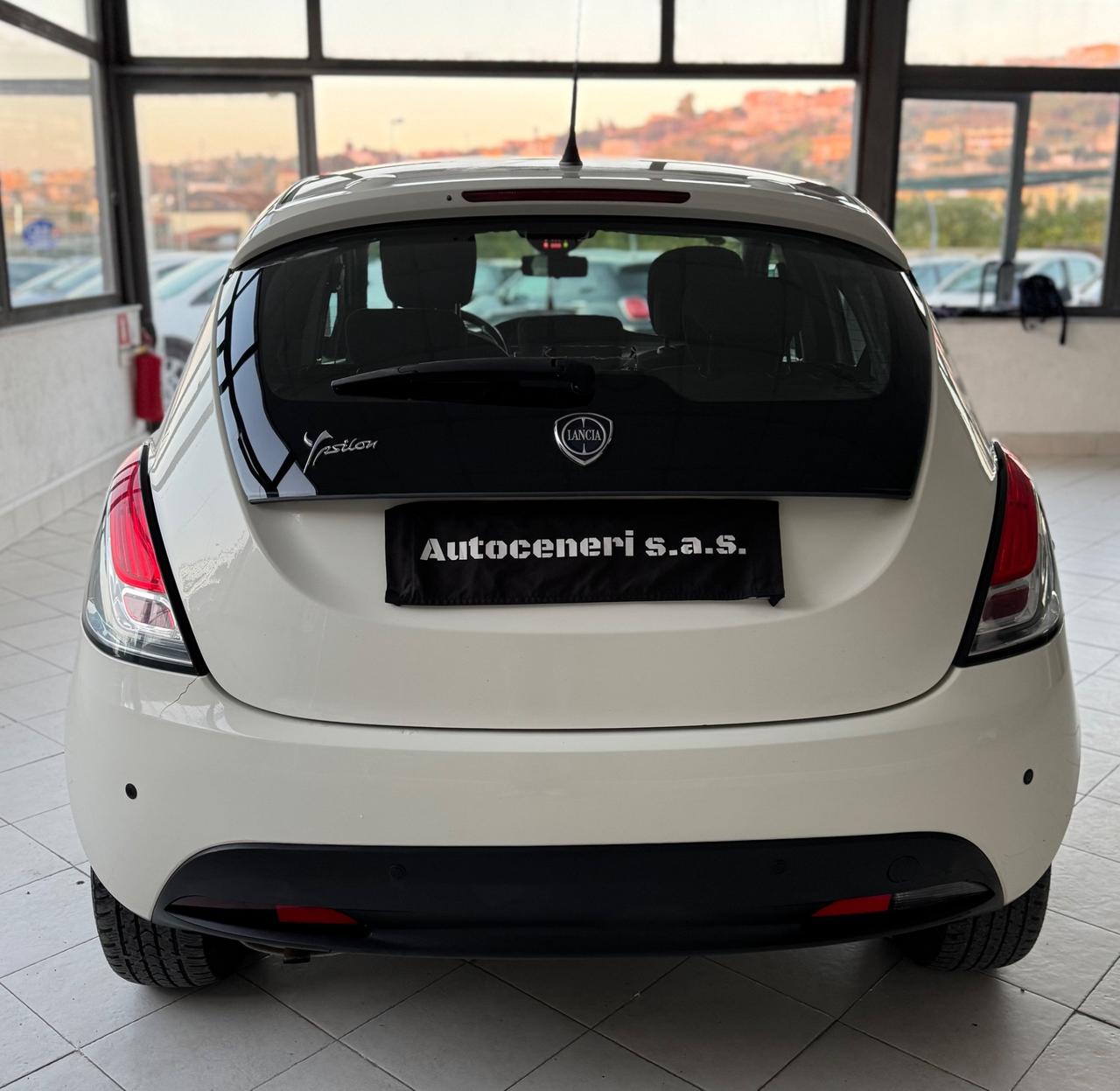 Lancia Ypsilon 1.2 69 CV 5 porte Gold