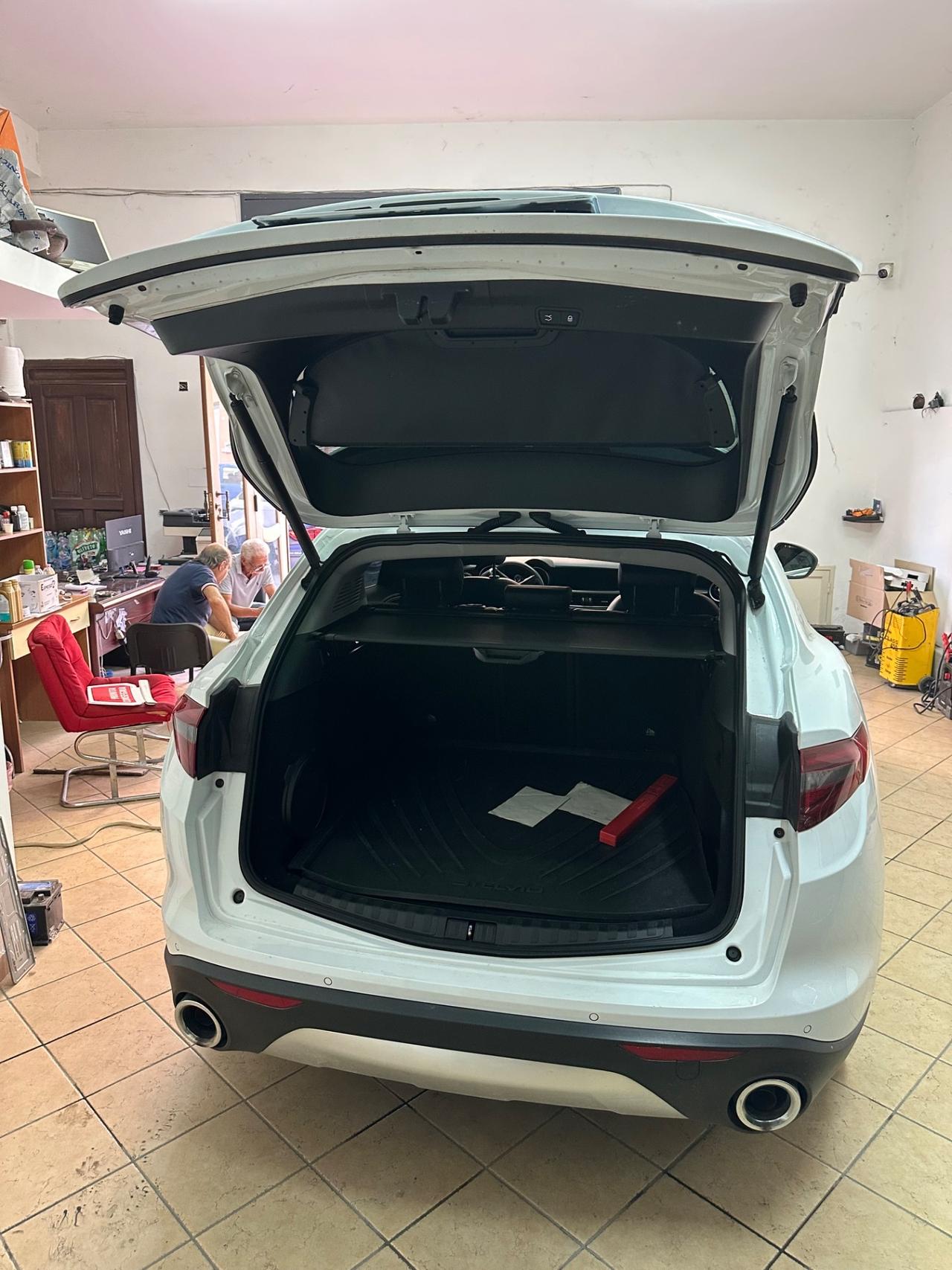 Alfa Romeo Stelvio 2.2 Turbodiesel 180 CV AT8 Q4 Business