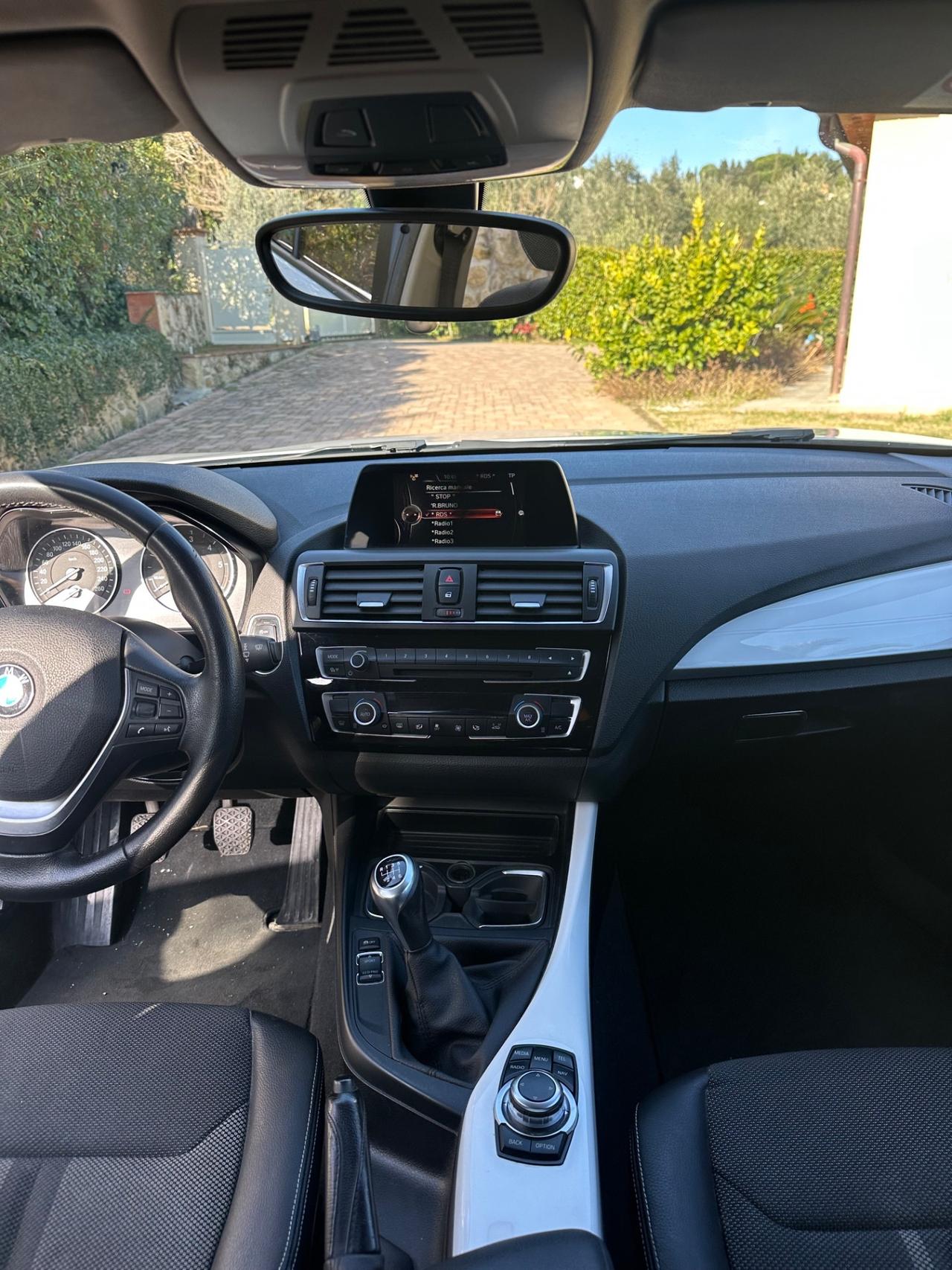 Bmw 116 116d 5p. Urban