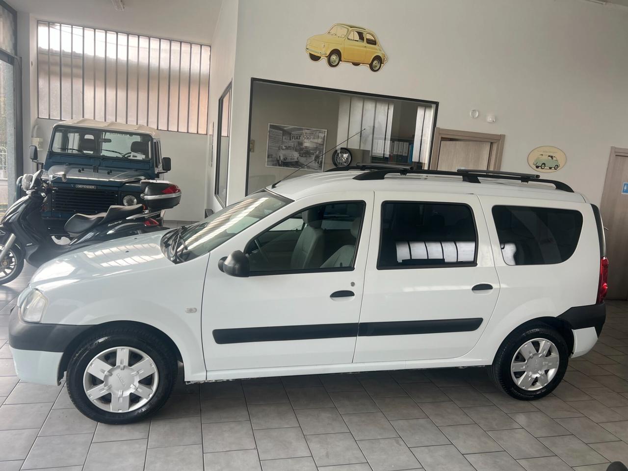 Dacia Logan MCV 1.6 16V 5 posti Lauréate