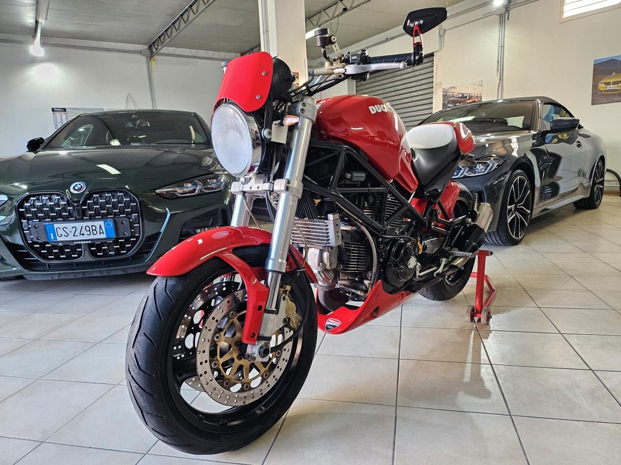 Ducati Monster 900