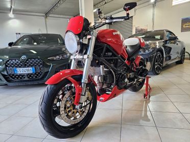 Ducati Monster 900