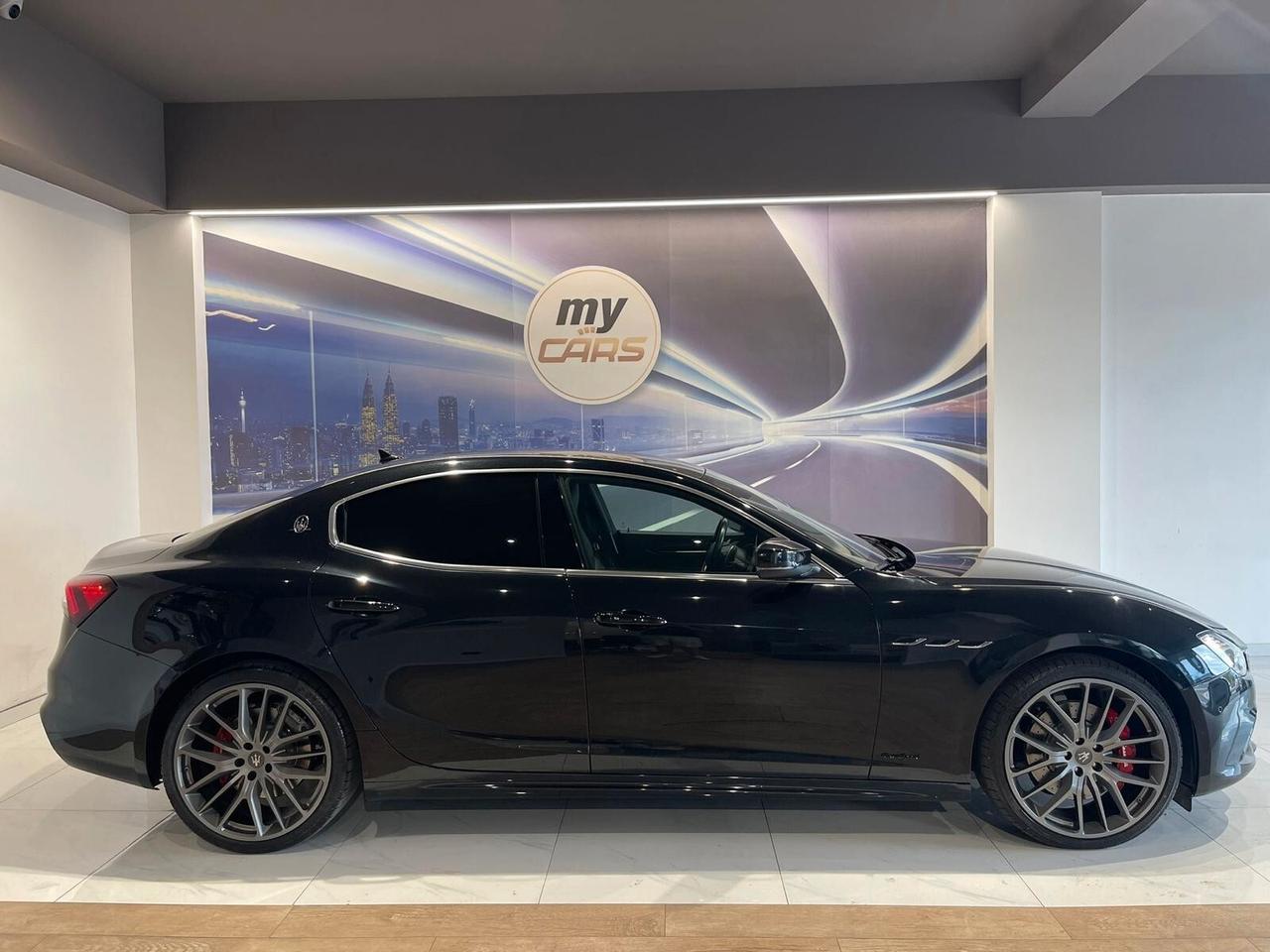 Maserati Ghibli V6 430 CV Q4 Nerissimo Edition