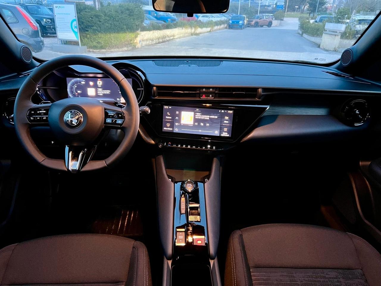 Alfa Romeo Junior 1.2 145 CV Hybrid eDCT6