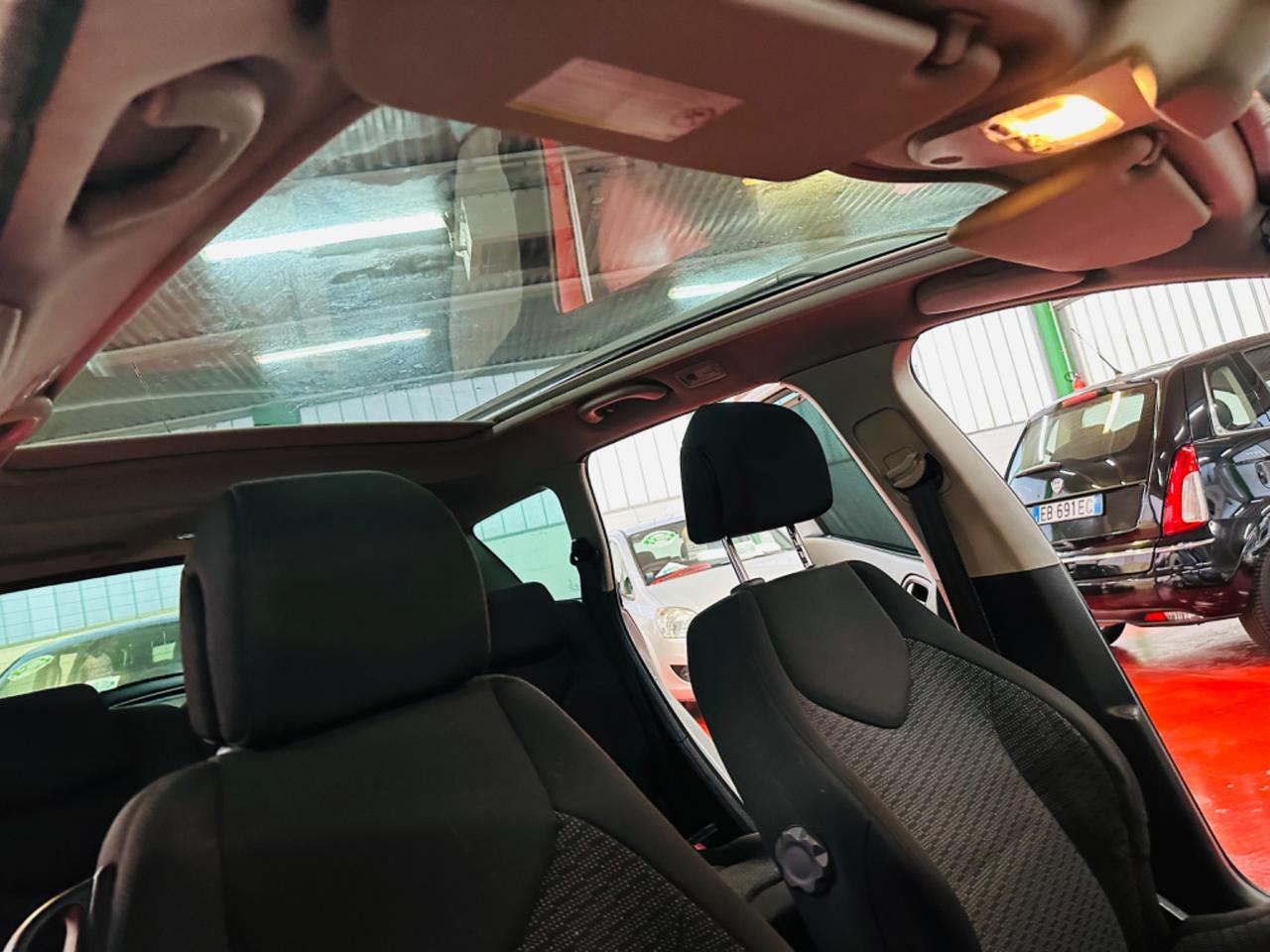 Peugeot 308 1.6 HDi 110CV SW Ciel Tecno