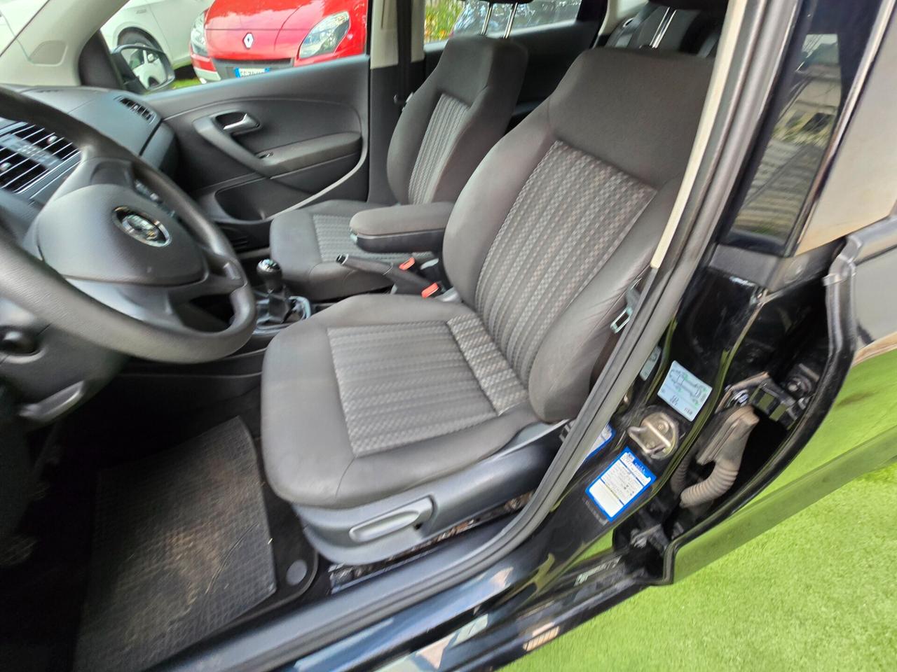 Volkswagen Polo 1.4TDI 75CV Trendline 113000KM-2015