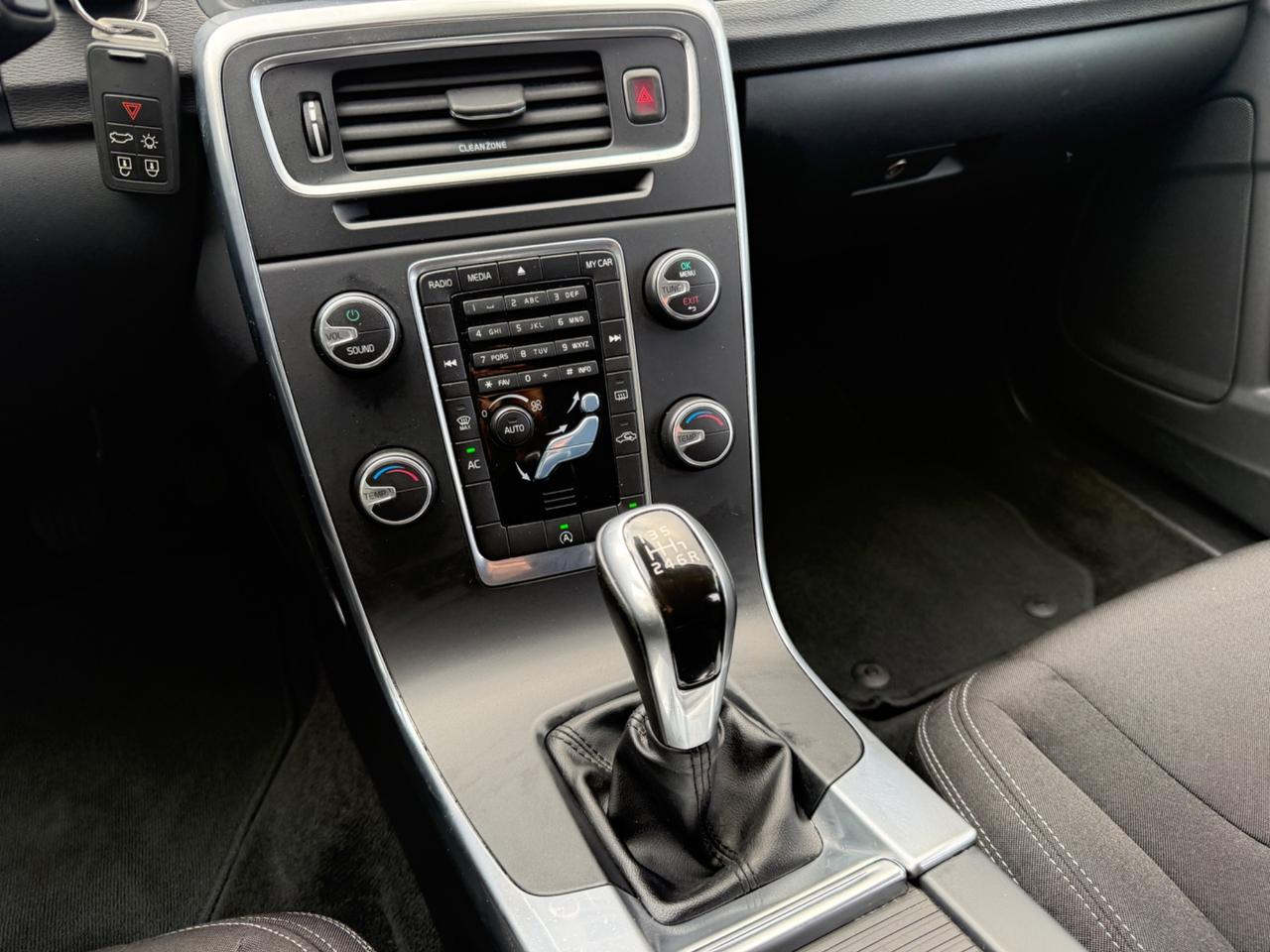 Volvo V60 D2 Summum|UNIPRO