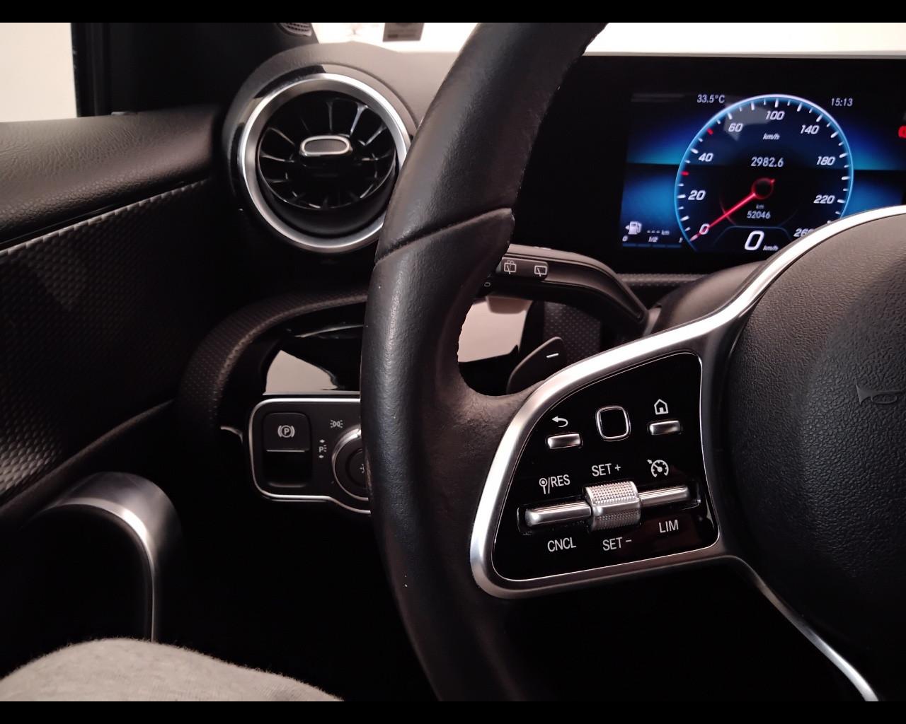 Mercedes-Benz Classe A - W177 2018 - A 180 d Sport auto