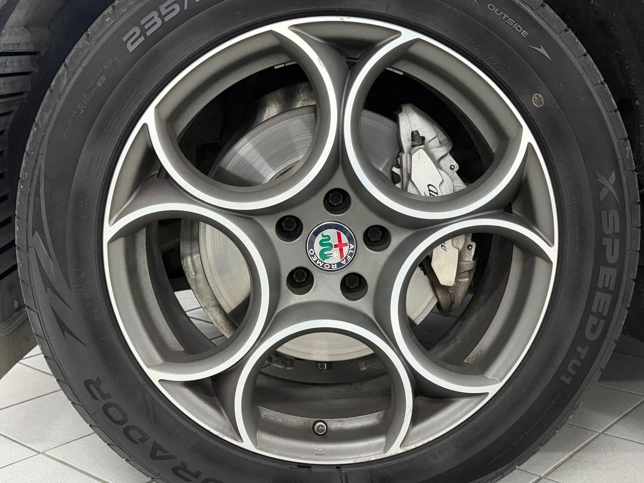 Alfa Romeo Stelvio 2.2 TD 160CV SPORT TECH CERCHI 19 DISTRIBUZIONE OK