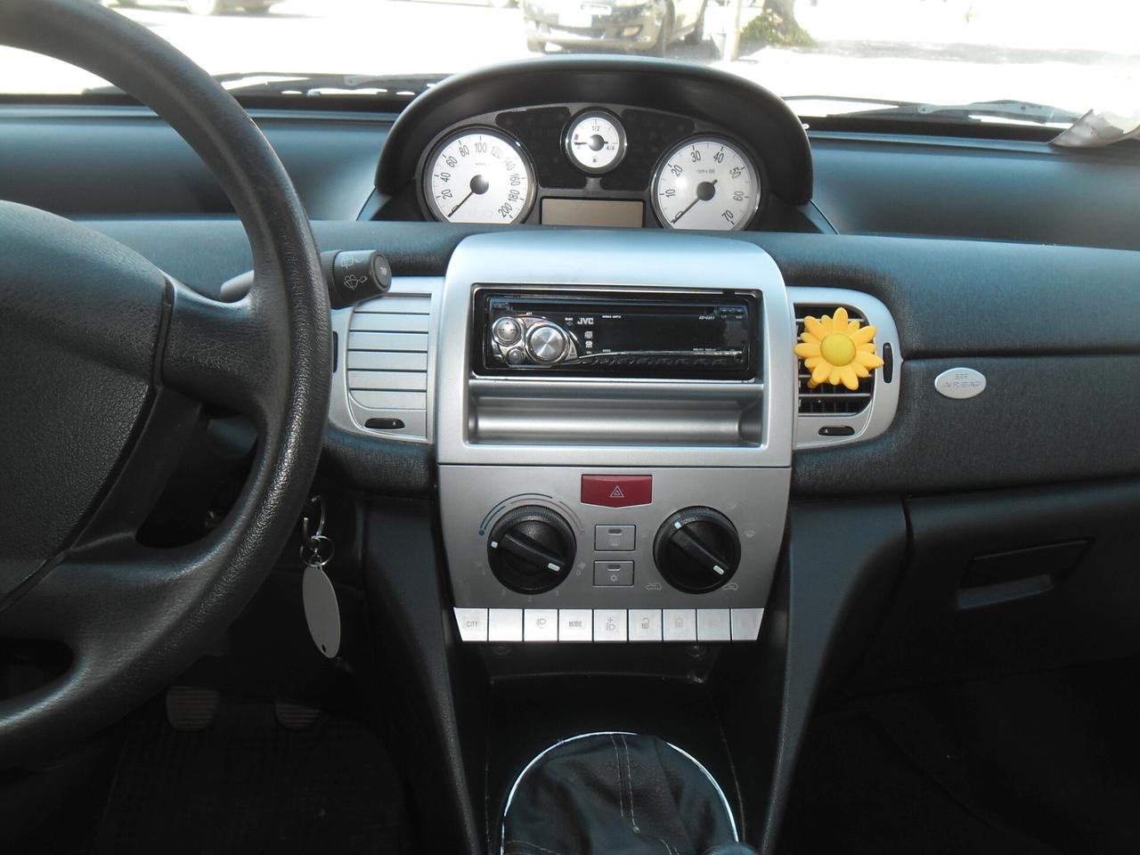 Lancia Ypsilon 1.2 Argento