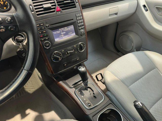 MERCEDES-BENZ A 180 AUT. Elegance OK NEOP