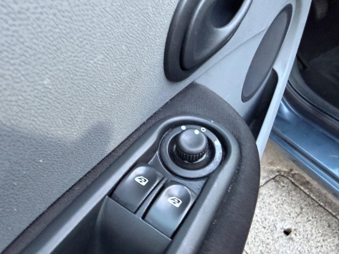 Renault Clio 1.2 benzina euro4 113.000km uni prop