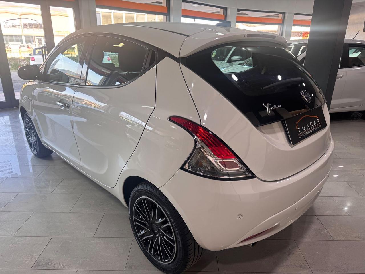 Lancia Ypsilon gold firefly MHEV #7845