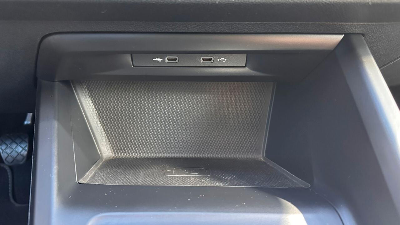Volkswagen Golf 2.0 TDI 115 CV SCR Life 2023 NEOPATENT leggi testo PERFETTA