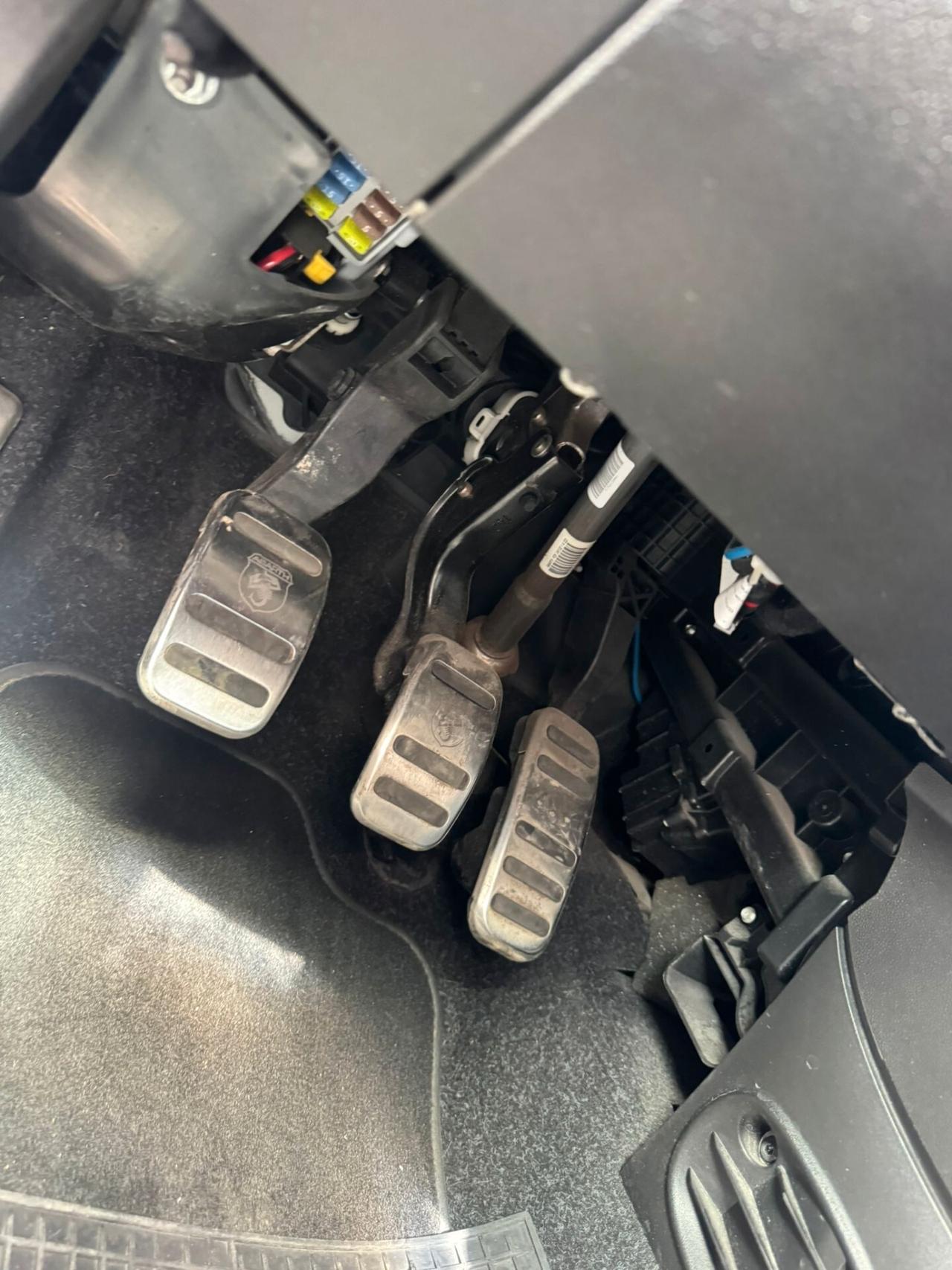 Abarth 595 1.4 Turbo T-Jet 145 CV special pedal comander