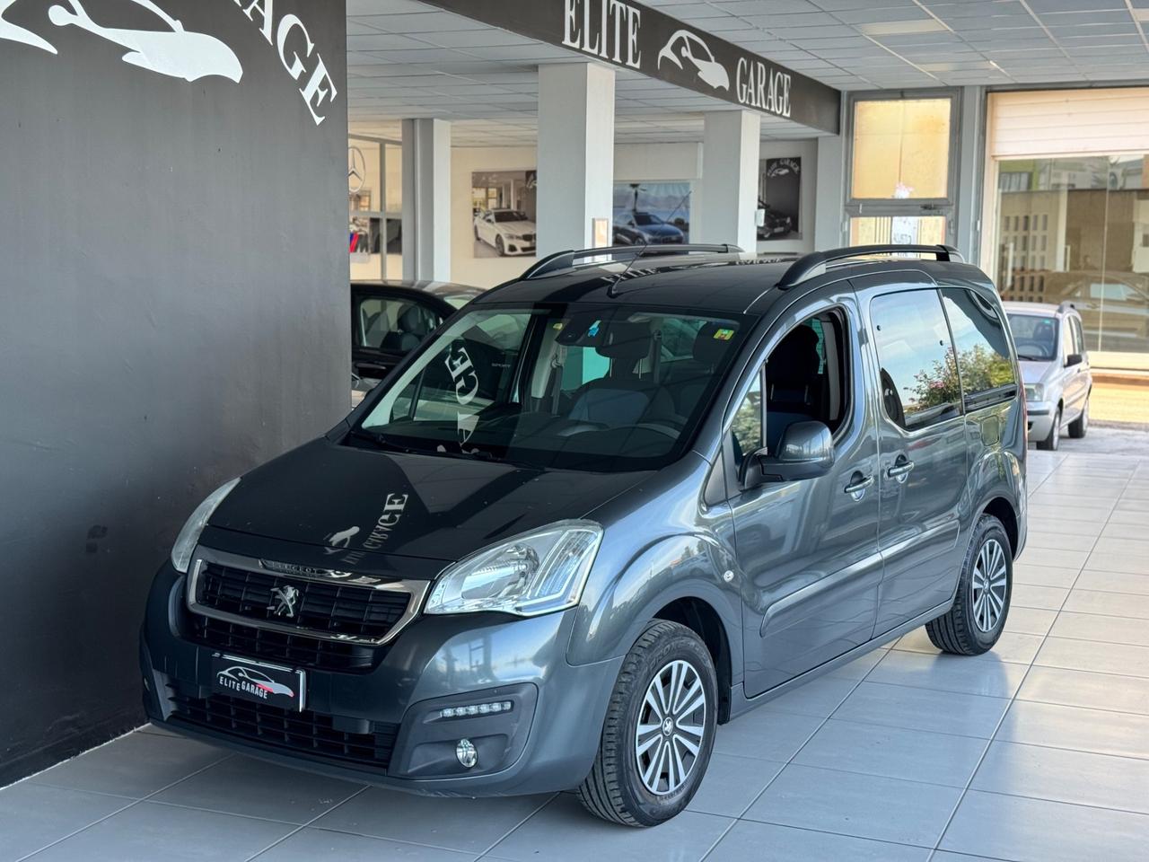 Peugeot Partner Tepee BlueHDi 100 Outdoor