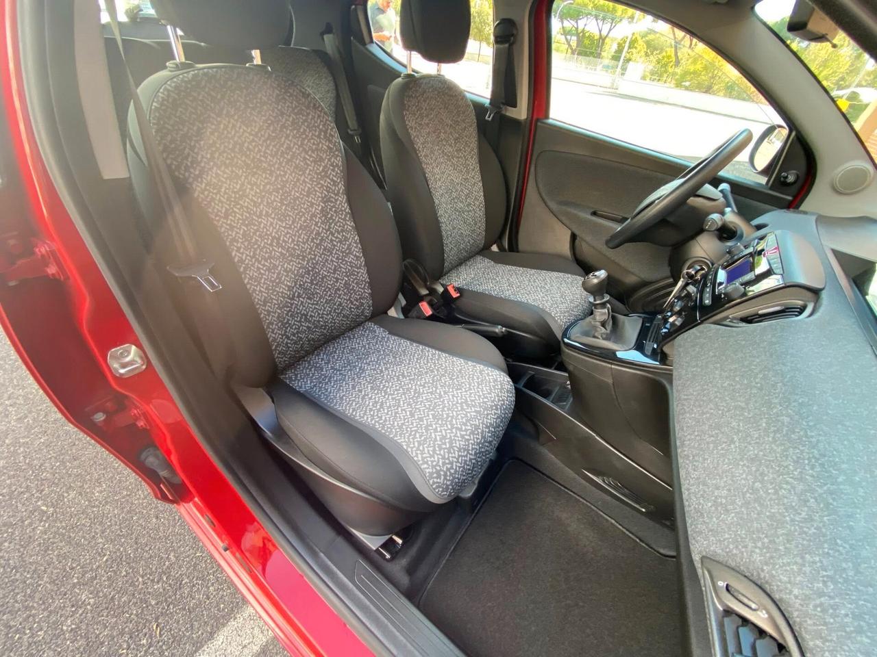 LANCIA YPSILON HYBRID 1.0cc OK NEOPATENTATI