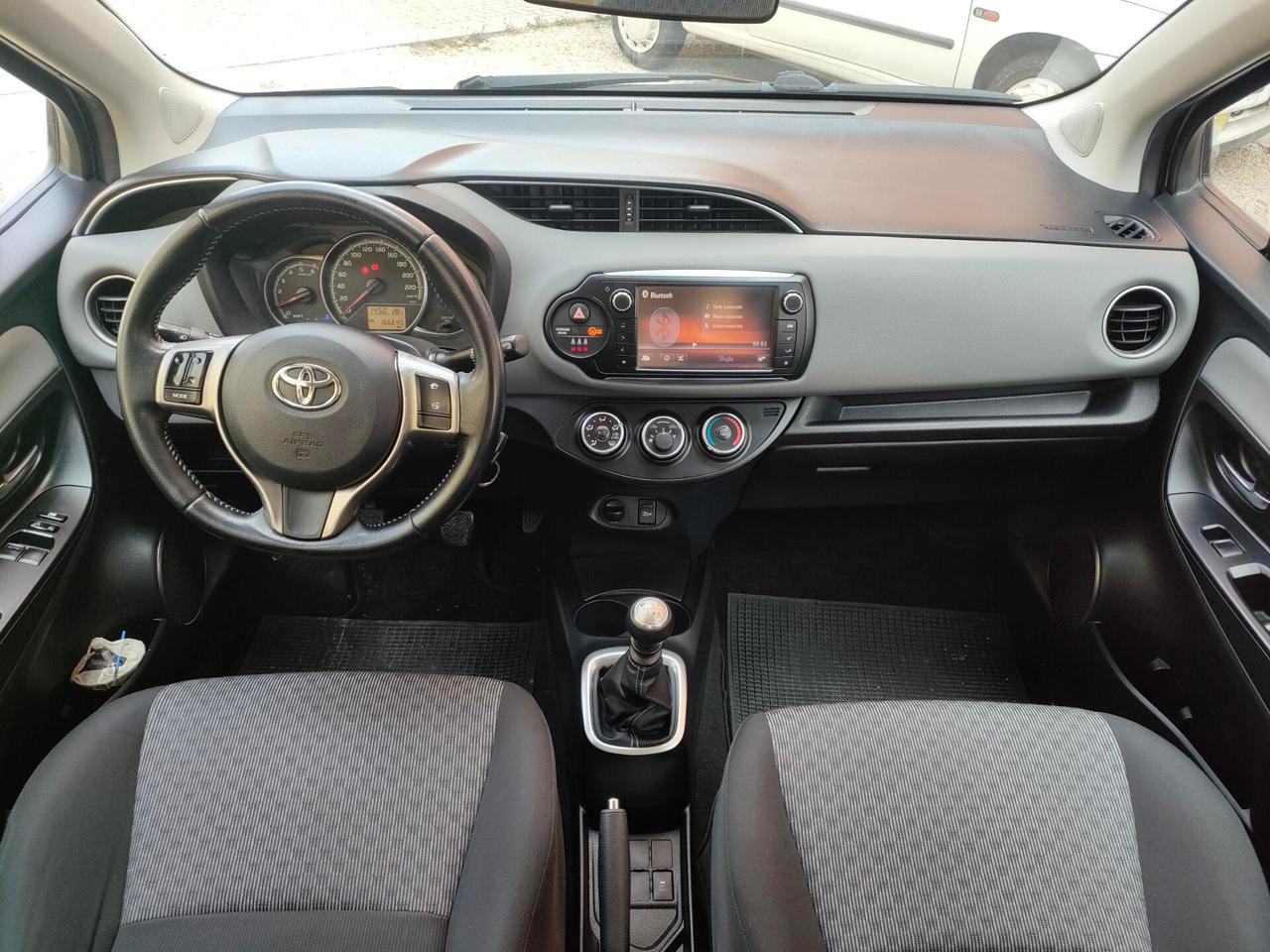 Toyota Yaris 1.4 D-4D 5p Lounge E6