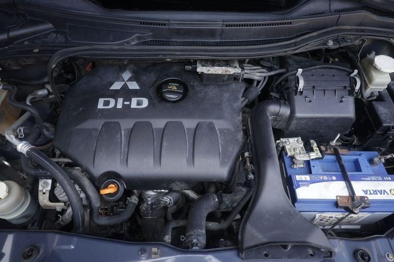 Mitsubishi Grandis MITSUBISHI GRANDIS 2.0 DI-D 7 POSTI INTENSE 100KW ANNO 2005