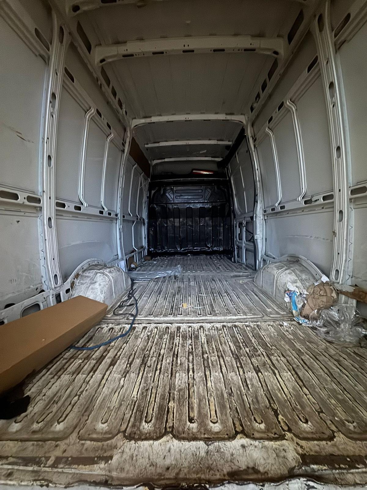 0502 FURGONE IVECO DAILY 2016