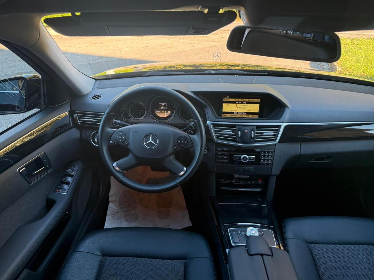 Mercedes-benz E 220 CDI BlueEFFICIENCY Avantgarde