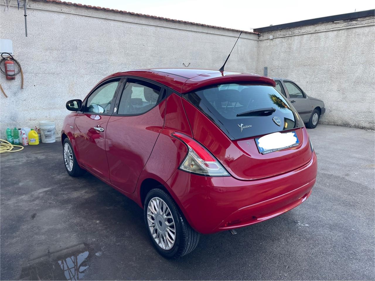 Lancia Ypsilon 1.2 69 CV 5 porte GPL Ecochic Gold dal nord Italia