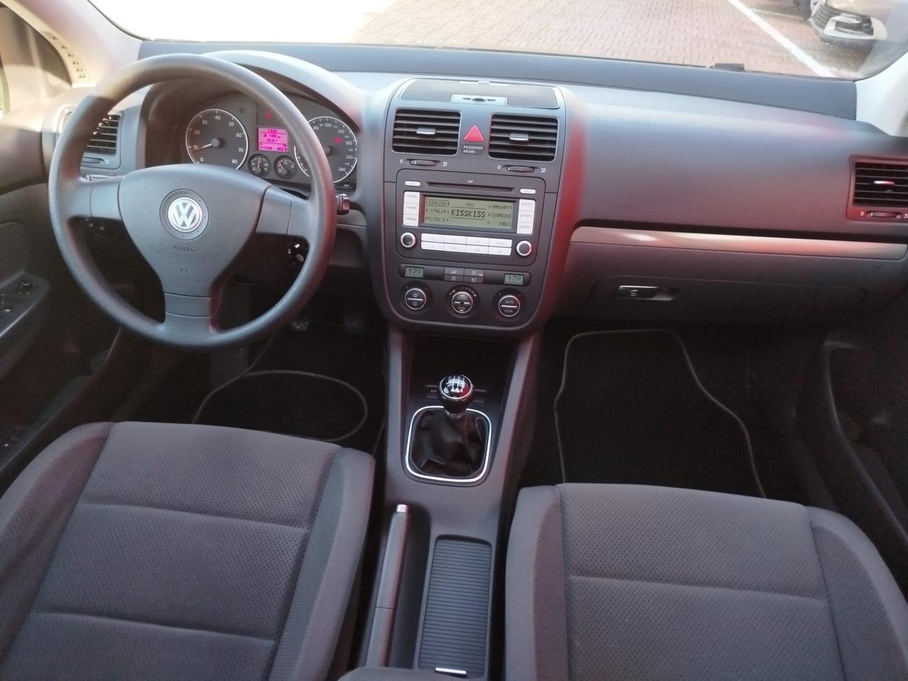 Volkswagen Golf 1.6 16V FSI 5p. Sportline