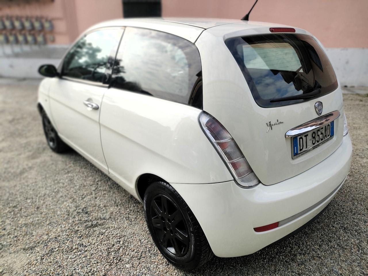 Lancia Ypsilon 1.2 8v Platino