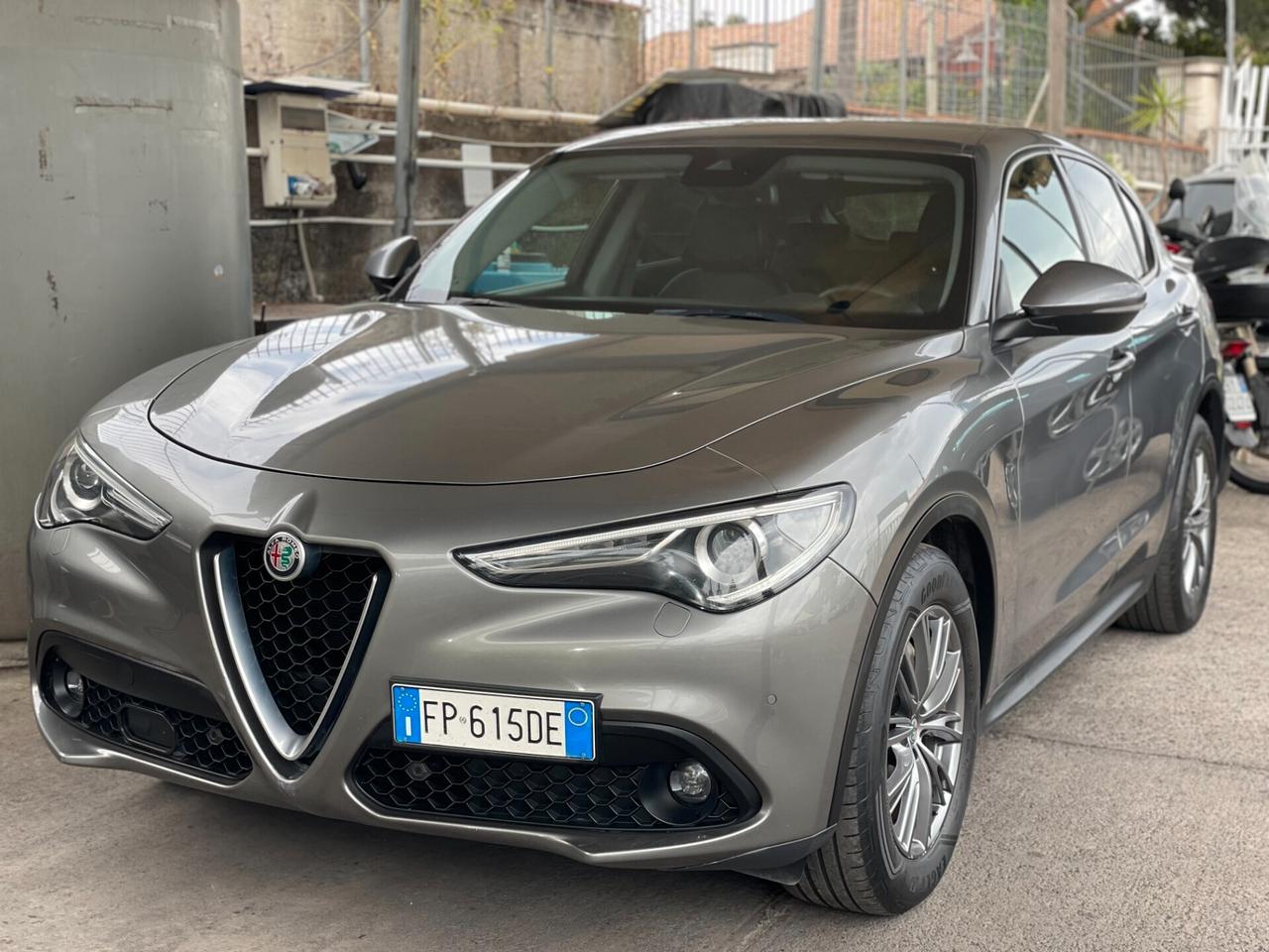 Alfa Romeo Stelvio 2.2 Turbodiesel 180 CV AT8 RWD Super