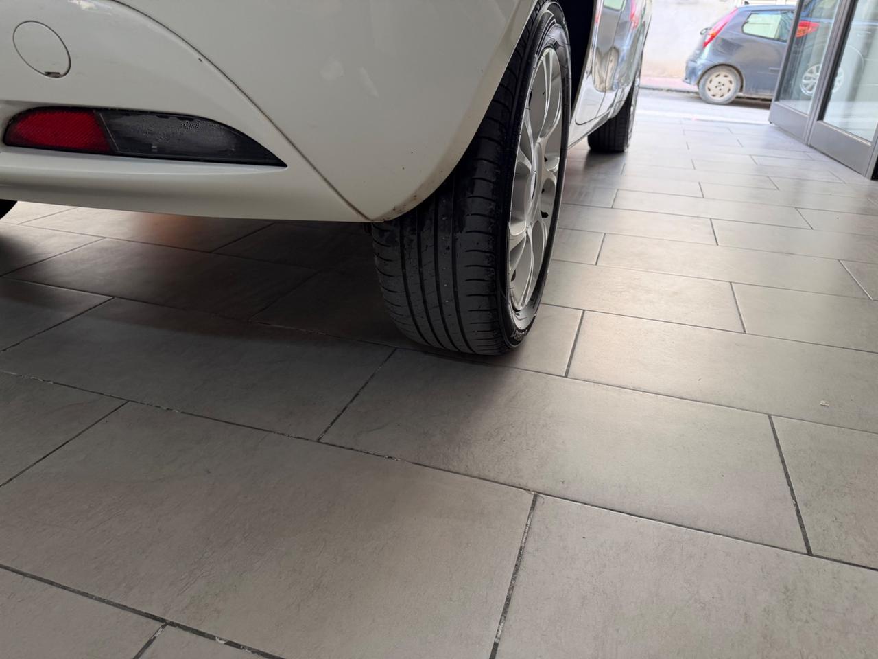 Lancia Ypsilon 1.2 Benzina 69 CV Platinum