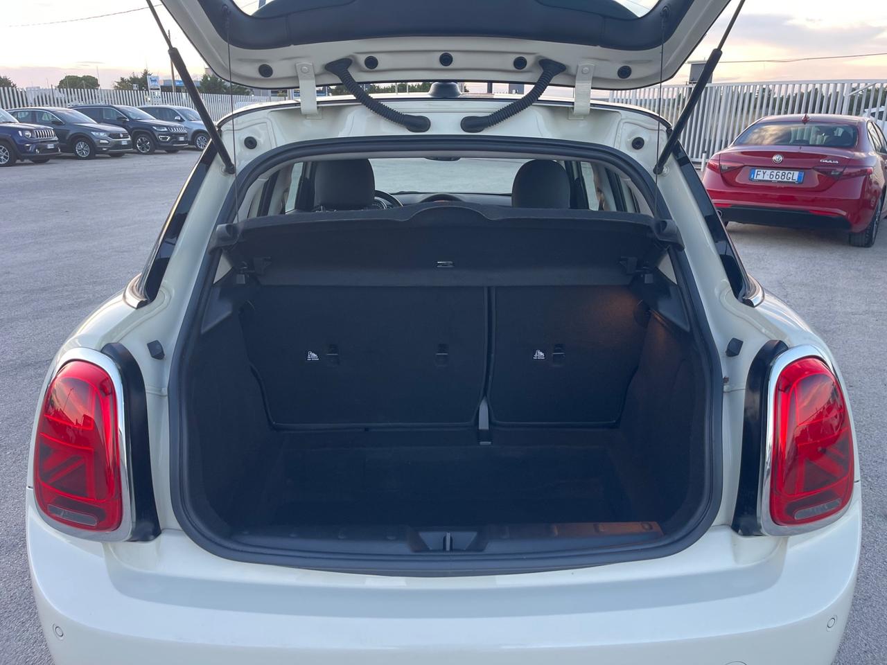 MINI COOPER 1.5D 5 PORTE BICOLOR FULL LED MY19