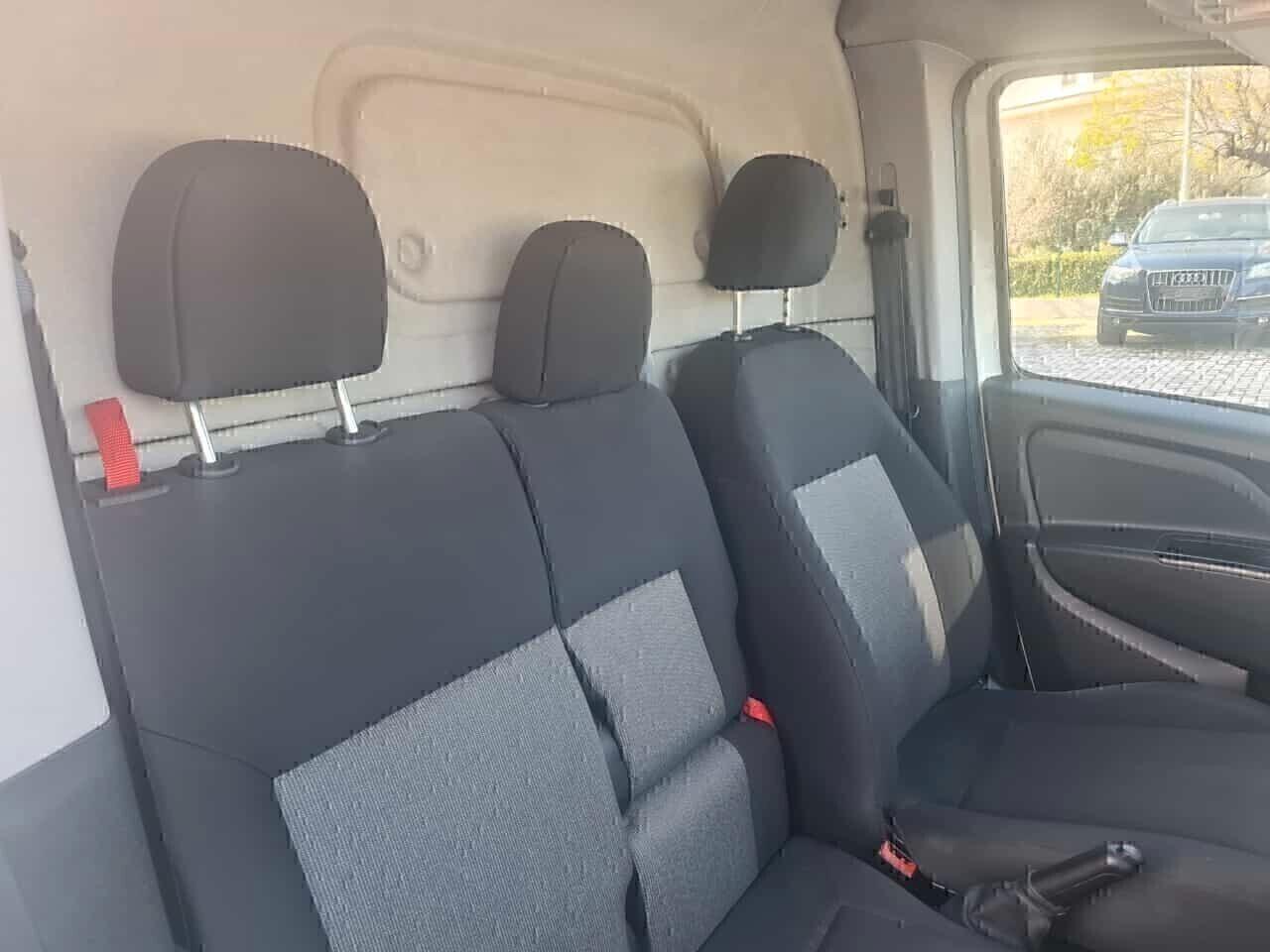 Fiat Doblò 1.4 T-Jet Natural Power PL-TN Cargo Maxi SX 3posti L2