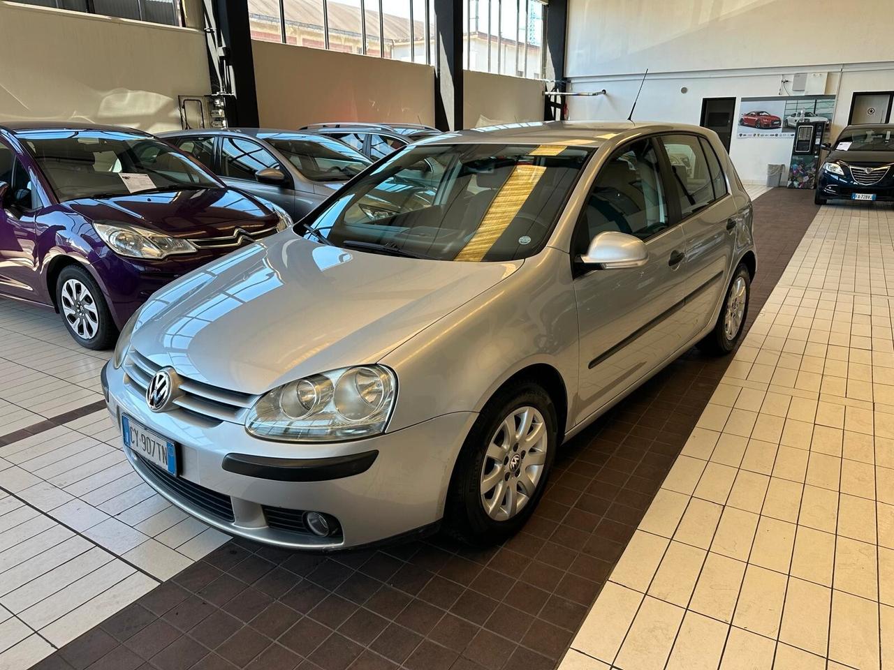 Volkswagen Golf 1.6 16V FSI 5p. Sportline