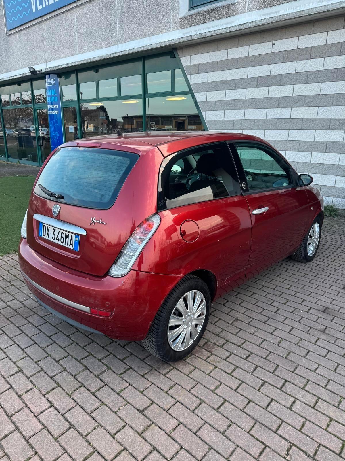 Lancia Ypsilon 1.4 Platino Ecochic GPL