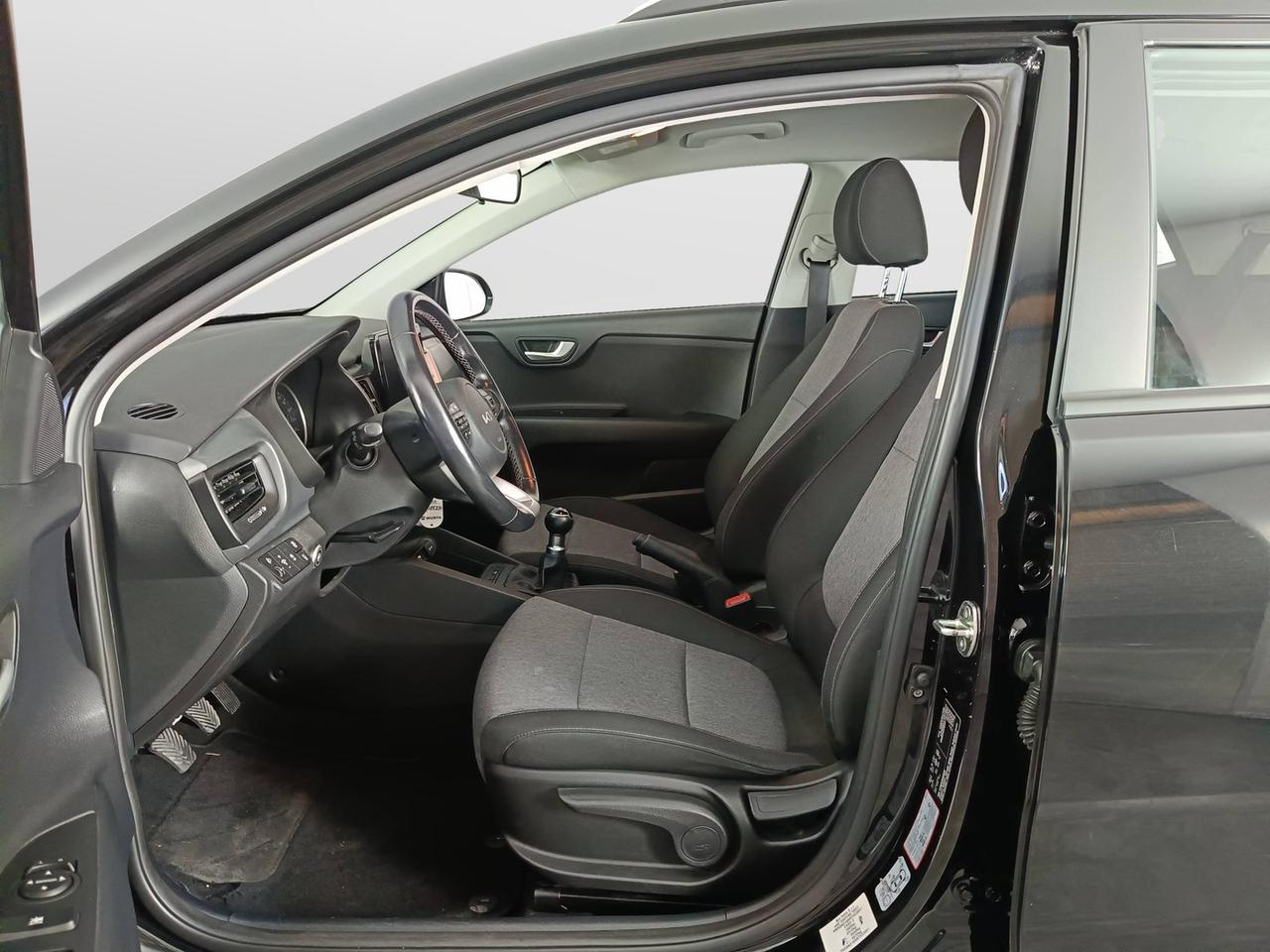 KIA Stonic - Stonic 1.2 dpi Urban Techno&Design Pack 84cv