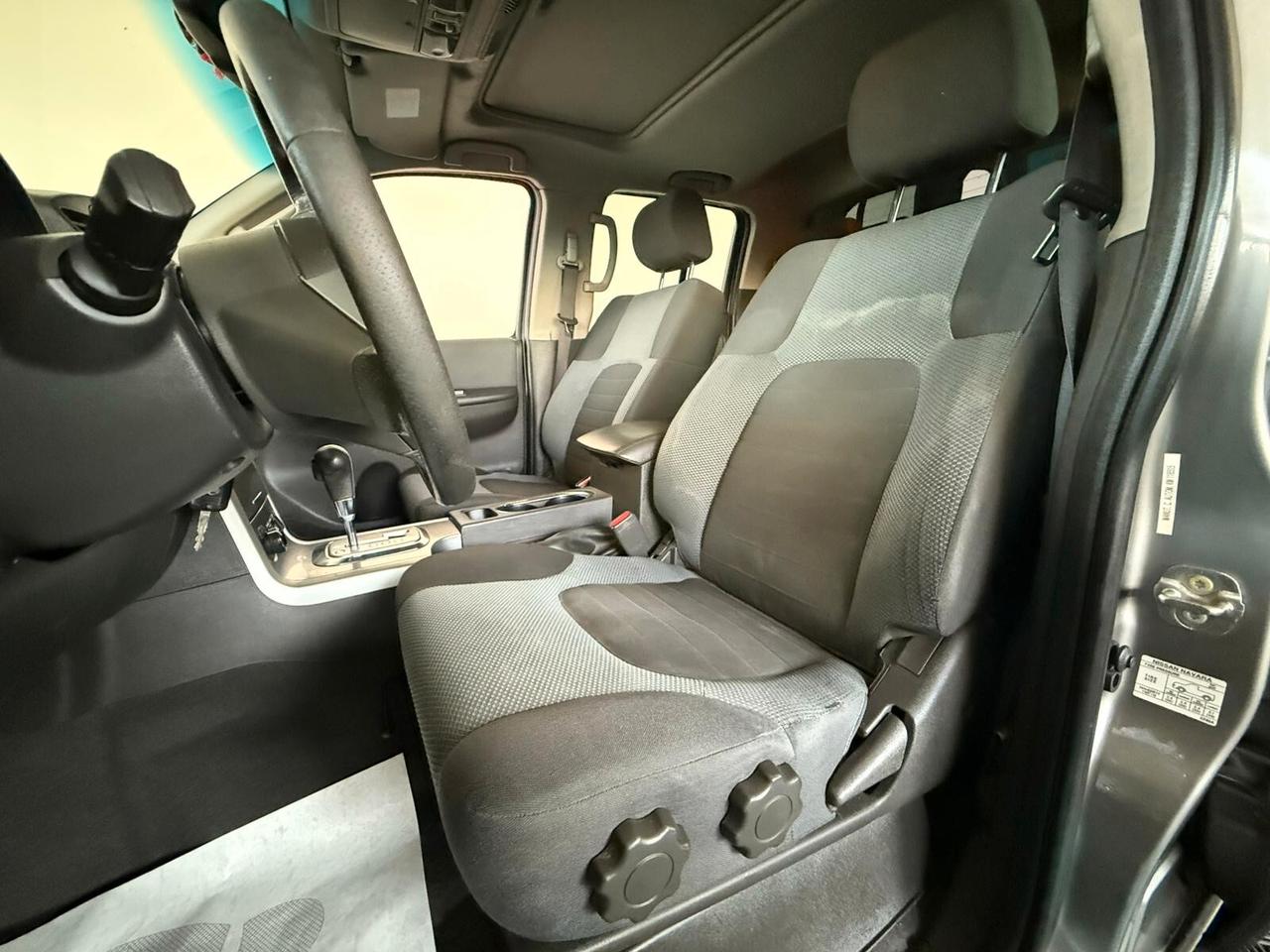 Nissan Navara 2.5 dCi 190CV Double Cab LE HARD TOP