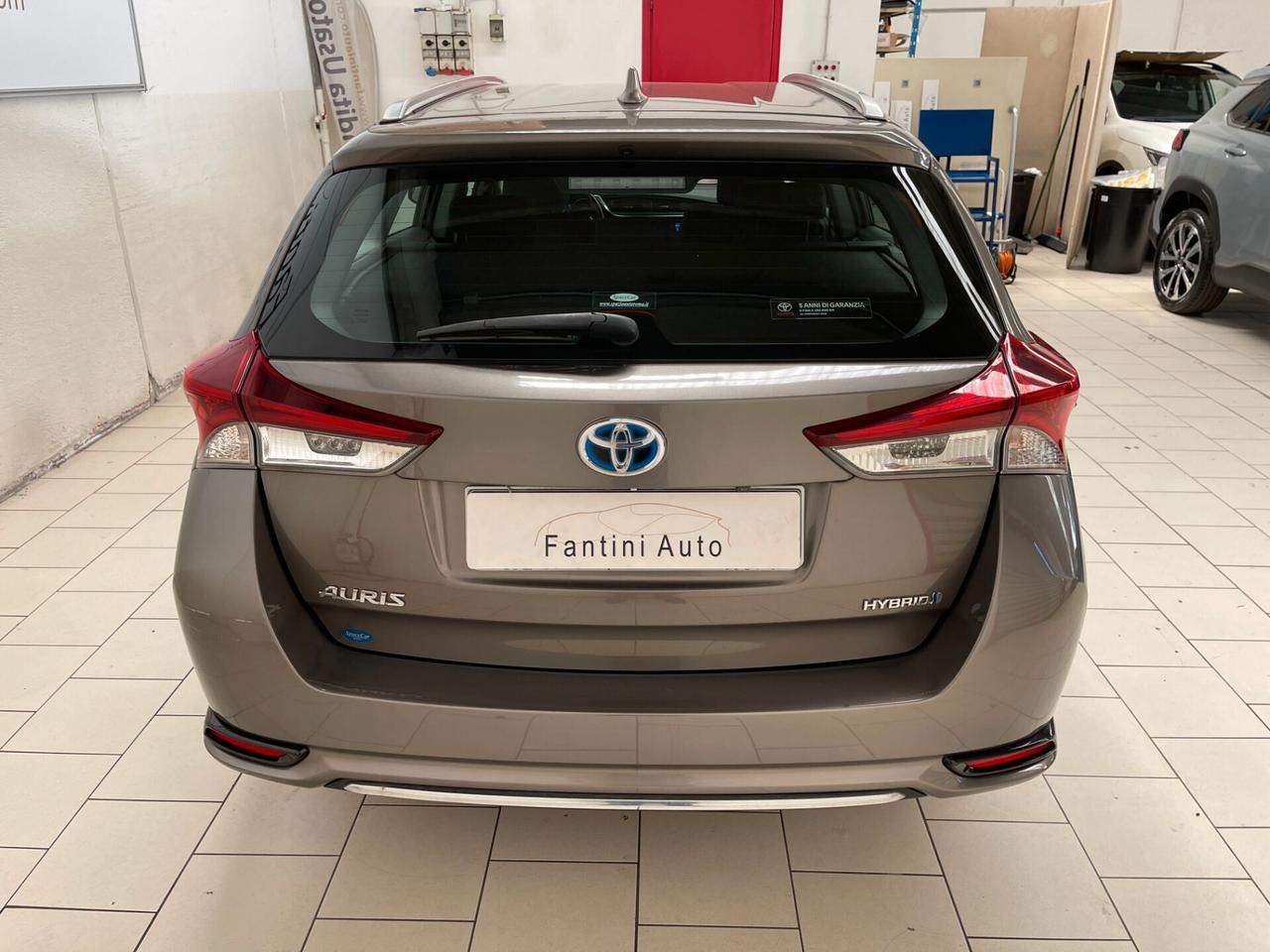 Toyota Auris Business Pack 1.8h cvt-Ok Neopat-LEGGO SOTTO
