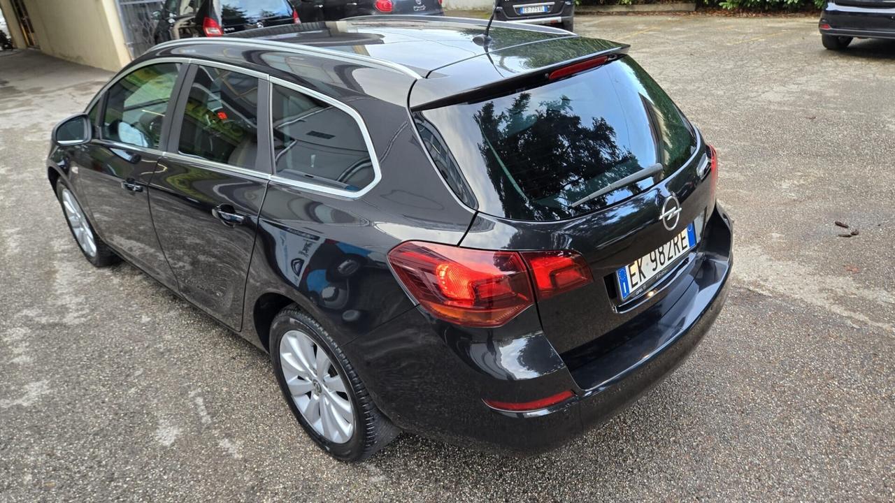 Opel Astra 1.7 CDTI 110CV Sports Tourer Cosmo