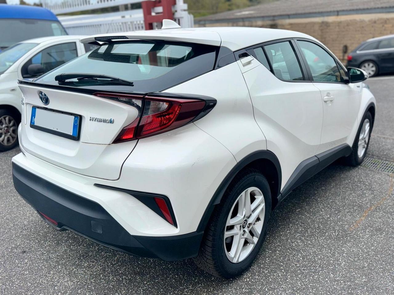 Toyota C-HR 1.8 Hybrid E-CVT Business
