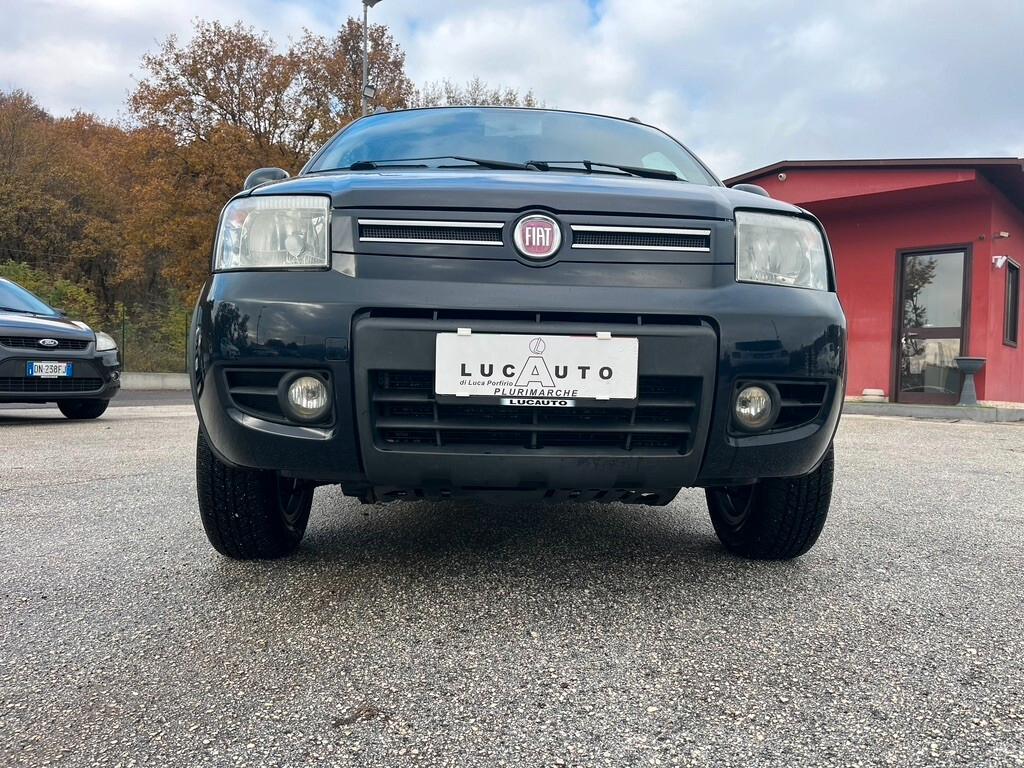 Fiat Panda 1.3 MJT 16V DPF 4x4 Climbing