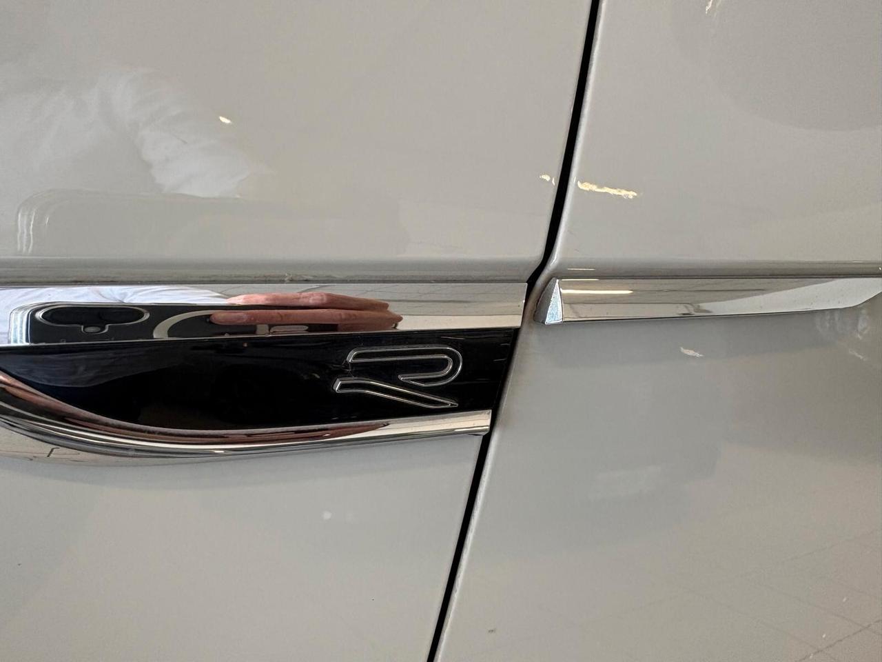 Volkswagen T-Roc R LINE 1.5 TSI ACT DSG UNICO PR.